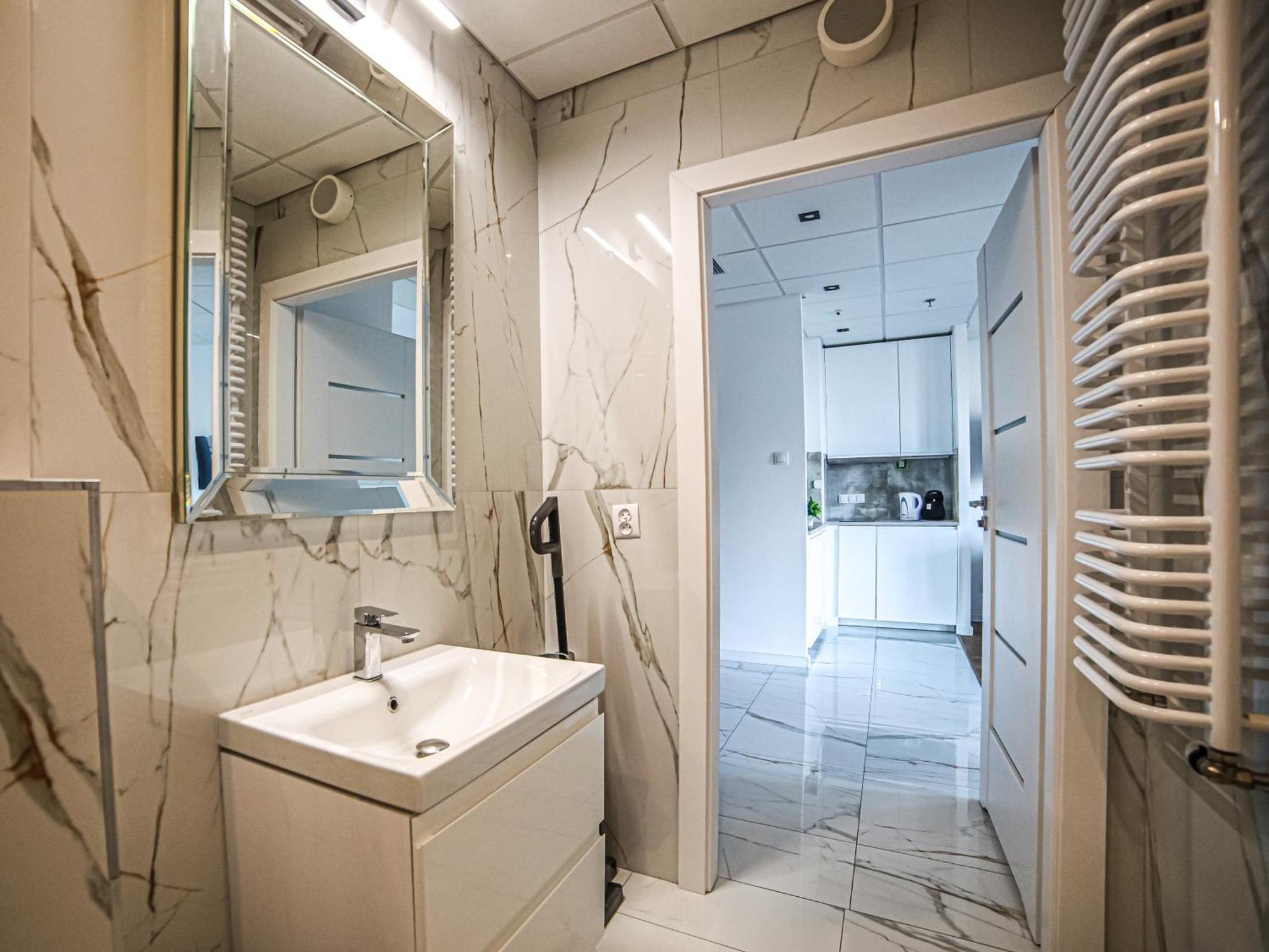 ורשה Big City Life Apartments - Bliska Wola Tower A מראה חיצוני תמונה