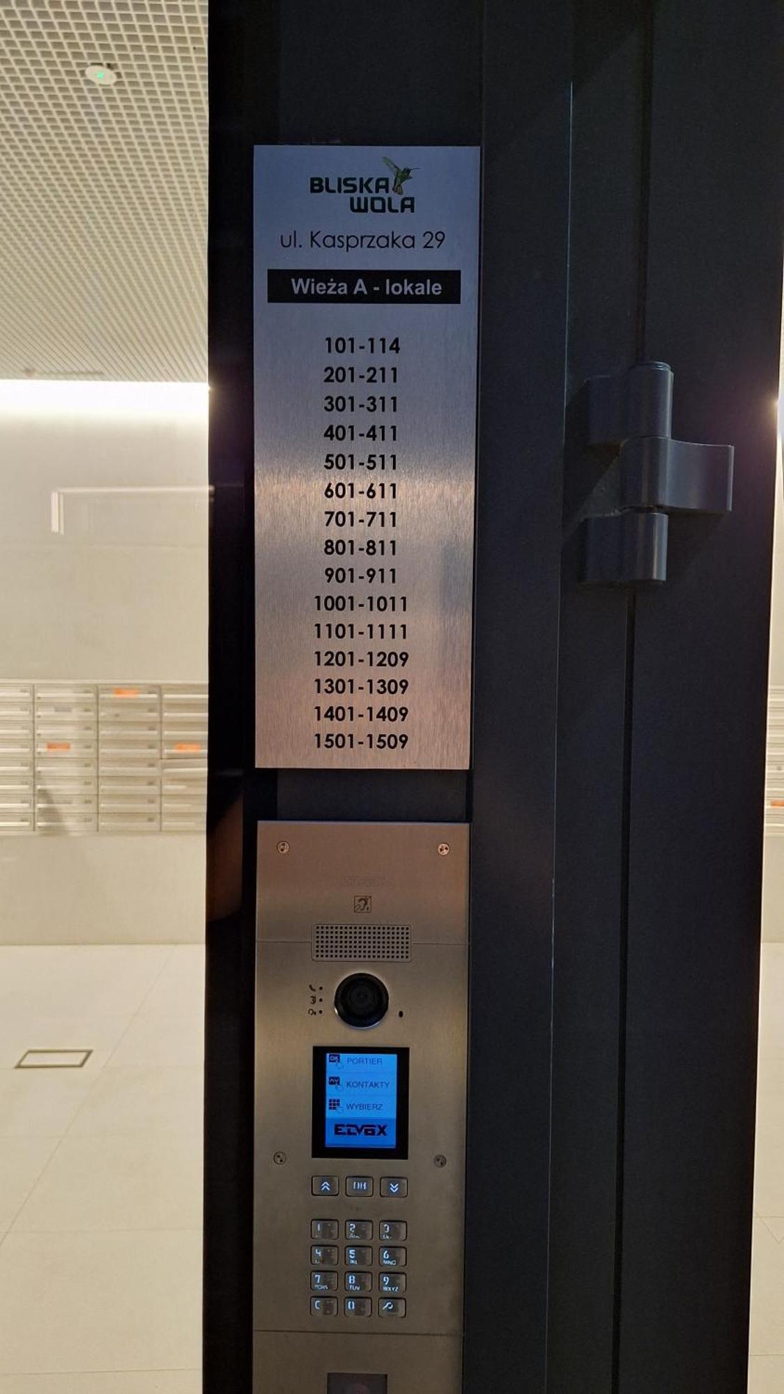ורשה Big City Life Apartments - Bliska Wola Tower A מראה חיצוני תמונה